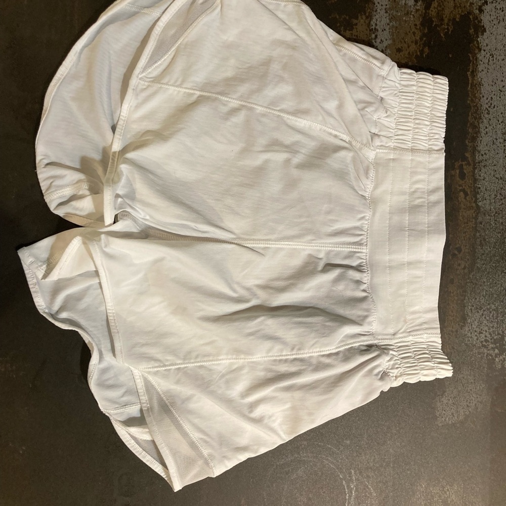 Lululemon Hottie Hots high waisted 2.5 inseam